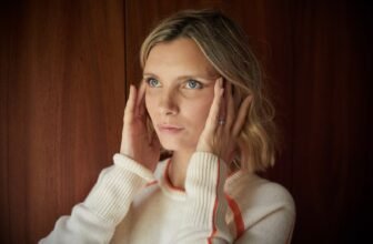 Youthbomb: A Threesome I Can Get On Boar...