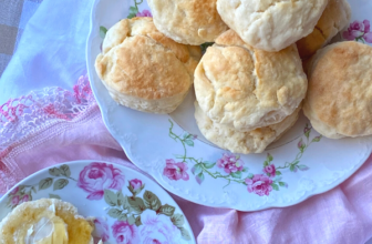 WHIPPED CREAM BISCUITS-THE SOUTHERN LADY...