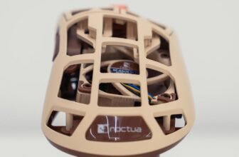 This gaming mouse has a tiny fan inside ...