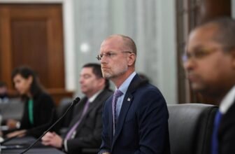 The FCC plans to ban Chinese language ex...